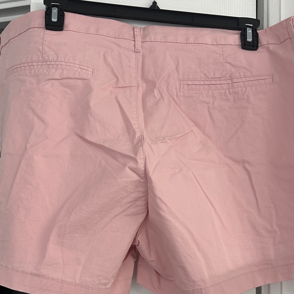 Old Navy Women's Light Pink Bermudas Sz 18 - Picture 2 of 2